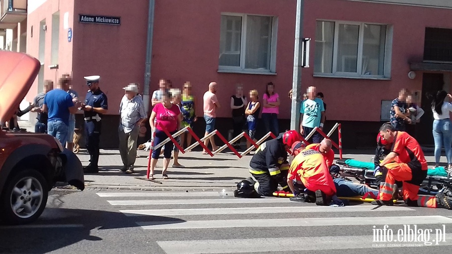  Wypadek na ul. Mickiewicza. Motocyklista potrcony przez osobwk, fot. 3