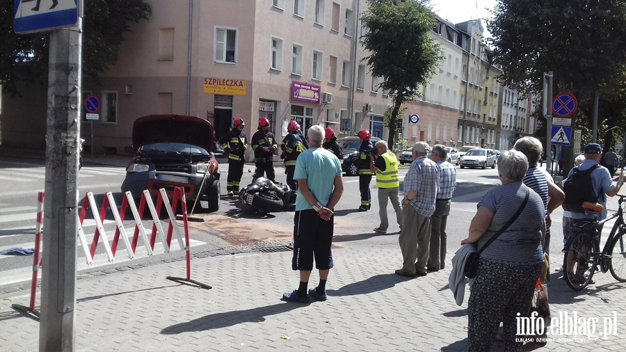  Wypadek na ul. Mickiewicza. Motocyklista potrcony przez osobwk, fot. 8