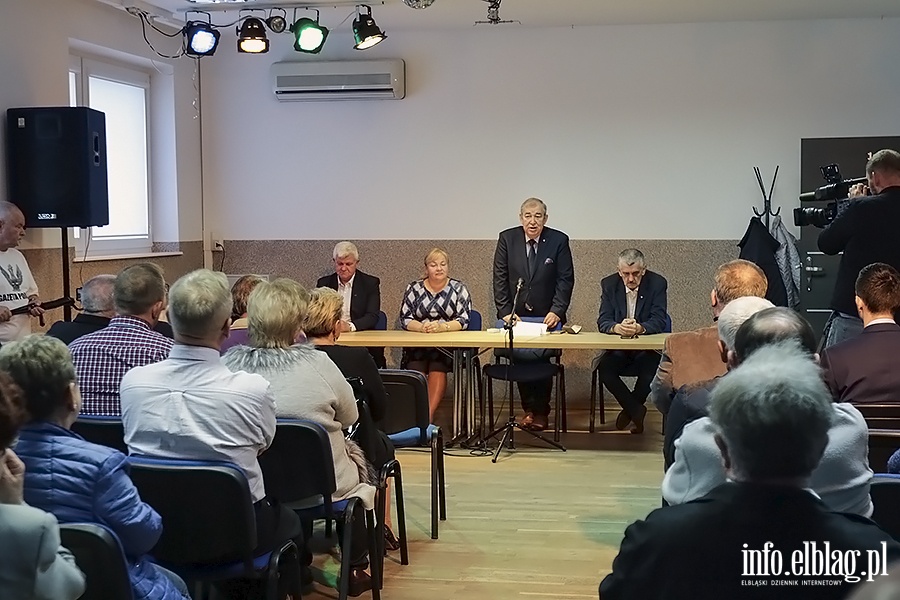 Jerzy Wilk zabiegał o głosy mieszkańców Nad Jarem, fot. 1