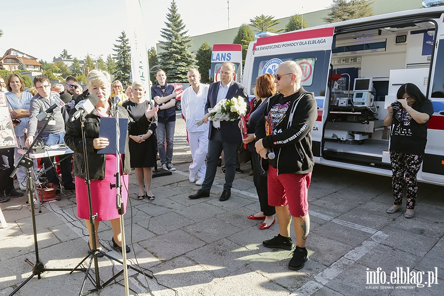 Jerzy Owsiak przekaza karetk do przewozu niemowlakw., fot. 17