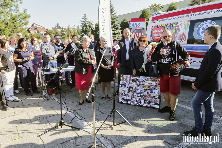 Jerzy Owsiak przekaza karetk do przewozu niemowlakw., fot. 29