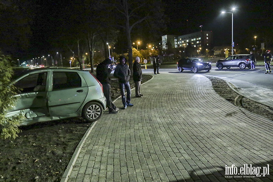 Wypadek nowe rondo ulica Krlewiecka, fot. 12