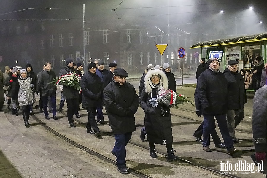 Upamitnili rocznic masakry grudniowej, fot. 11