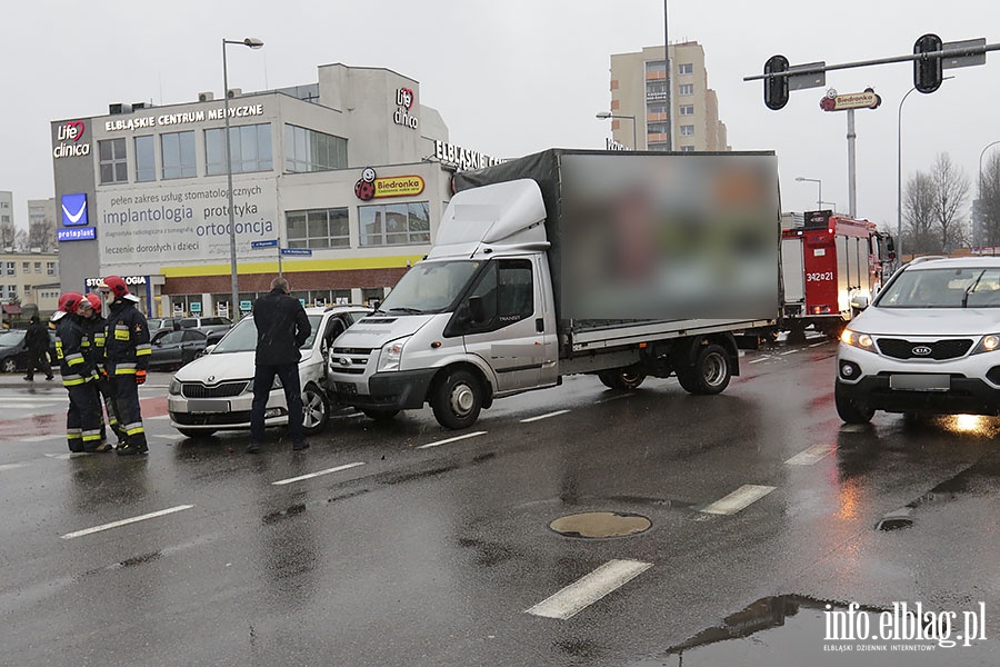 Kolizja na skrzyowaniu ulic Pk.Dbka i Wgrowskiej, fot. 12