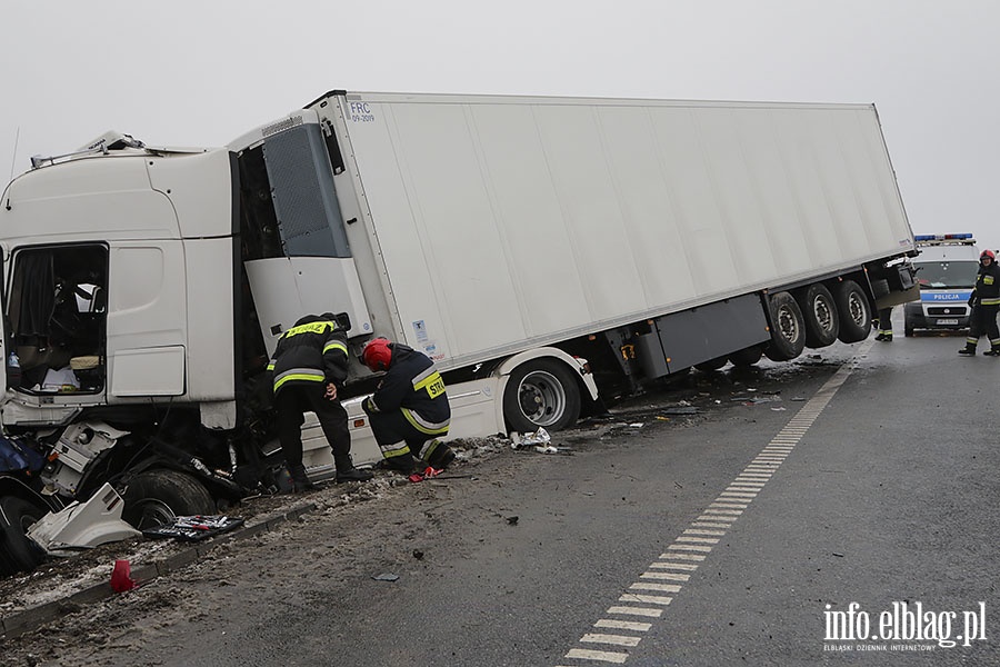 Wypadek ciarwek na wysokoci Janowa, fot. 15