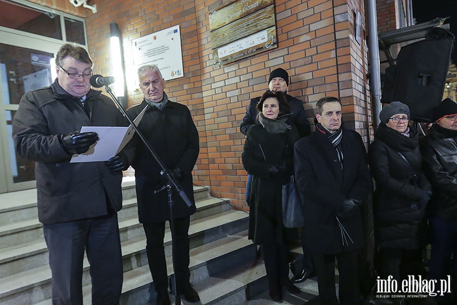 Elblążanie w milczeniu pożegnali Pawła Adamowicza, fot. 4