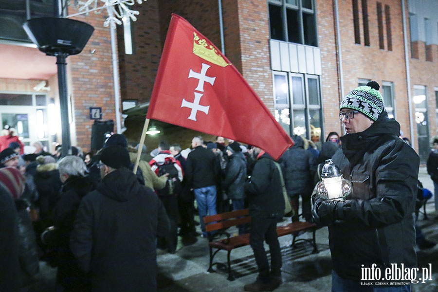 Elblanie w milczeniu poegnali Pawa Adamowicza, fot. 16