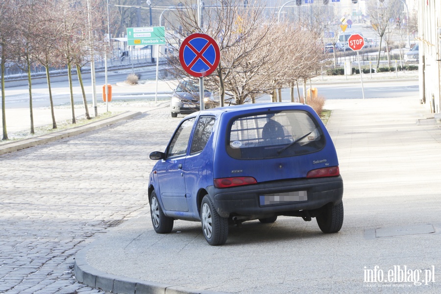 Mistrzowie parkowania w Elblągu część 7 - zobacz zdjęcia, fot. 2
