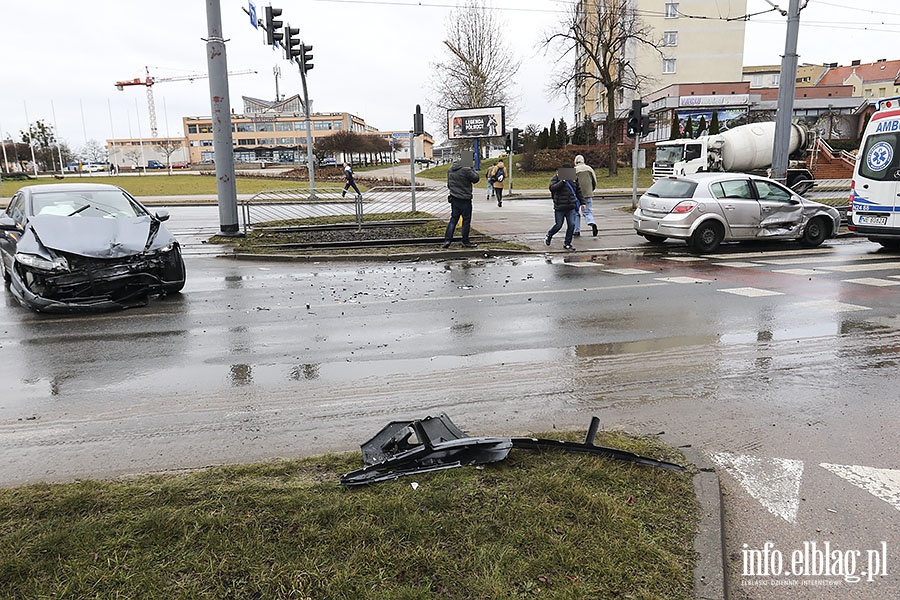 Zderzenie na skrzyowaniu ul. Pk. Dbka z ul. Krlewieck, fot. 6