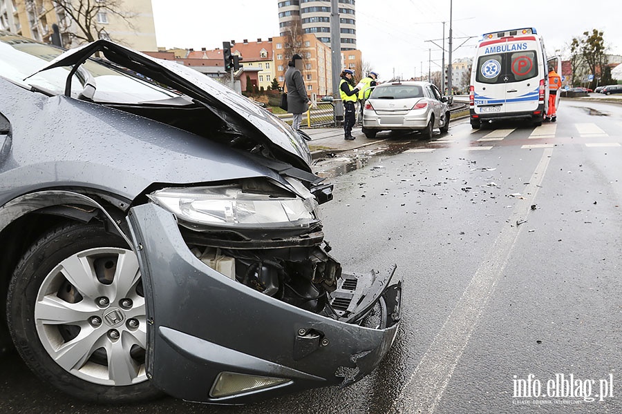 Zderzenie na skrzyowaniu ul. Pk. Dbka z ul. Krlewieck, fot. 10