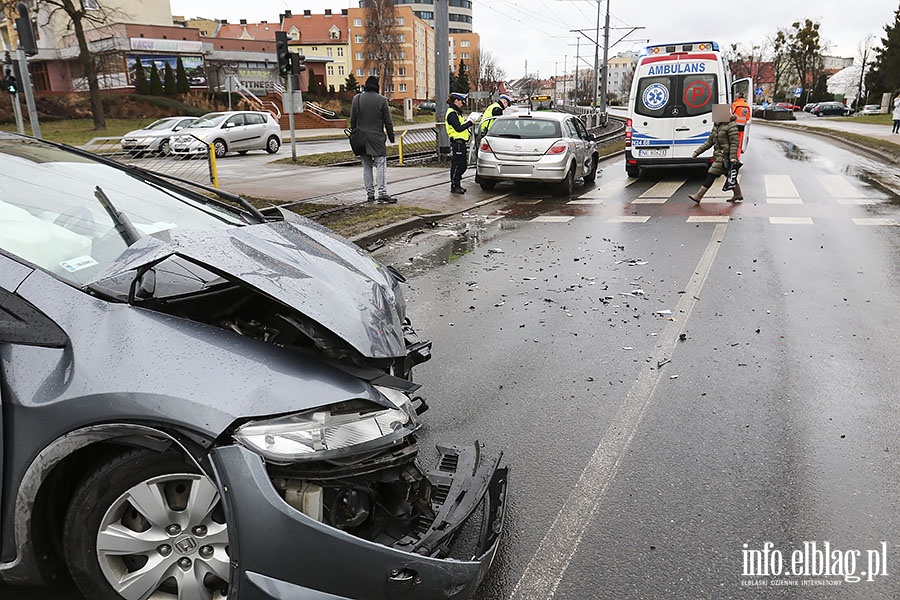 Zderzenie na skrzyowaniu ul. Pk. Dbka z ul. Krlewieck, fot. 11