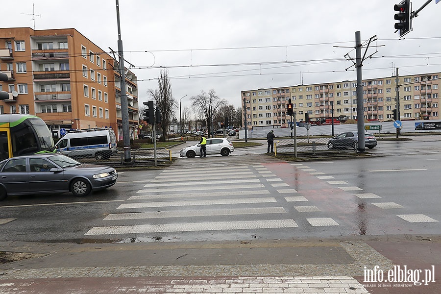 Zderzenie na skrzyowaniu ul. Pk. Dbka z ul. Krlewieck, fot. 15