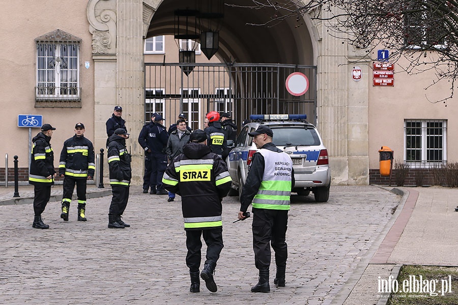 Alarm bombowy w Urzdzie Miejskim, fot. 19