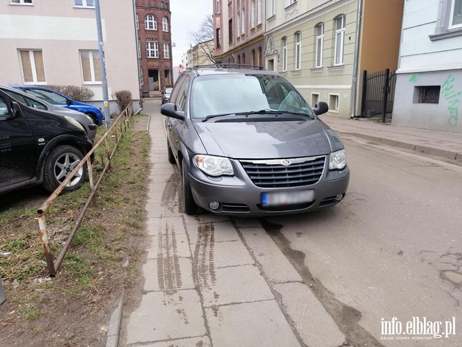 Mistrzowie parkowania w Elblągu część 13, fot. 3