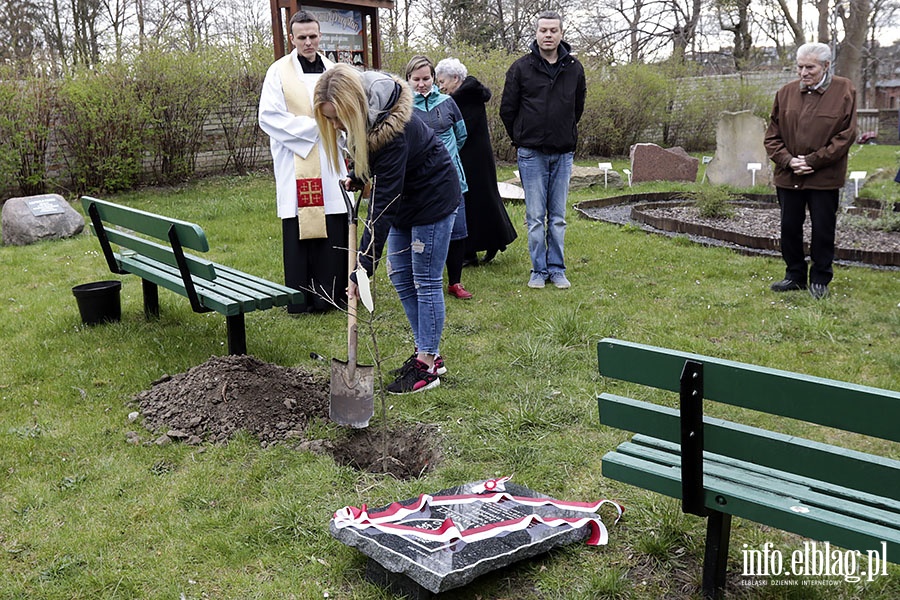 Posadzili dąb ku pamięci kpt. Józefa Antoniaka, fot. 17