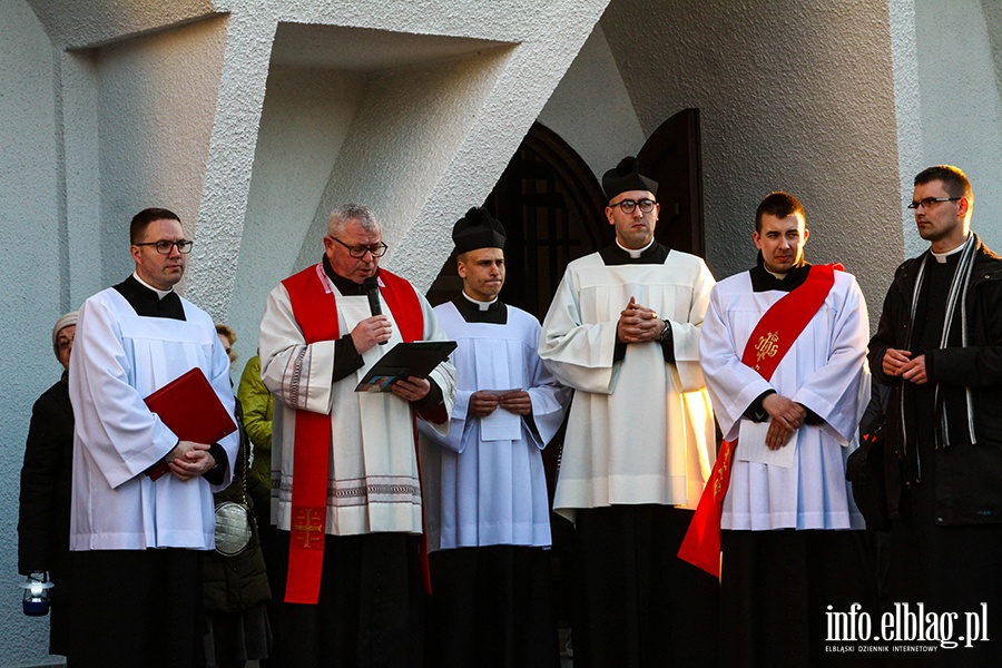 Droga krzyowa przesza ulicami Elblga., fot. 4