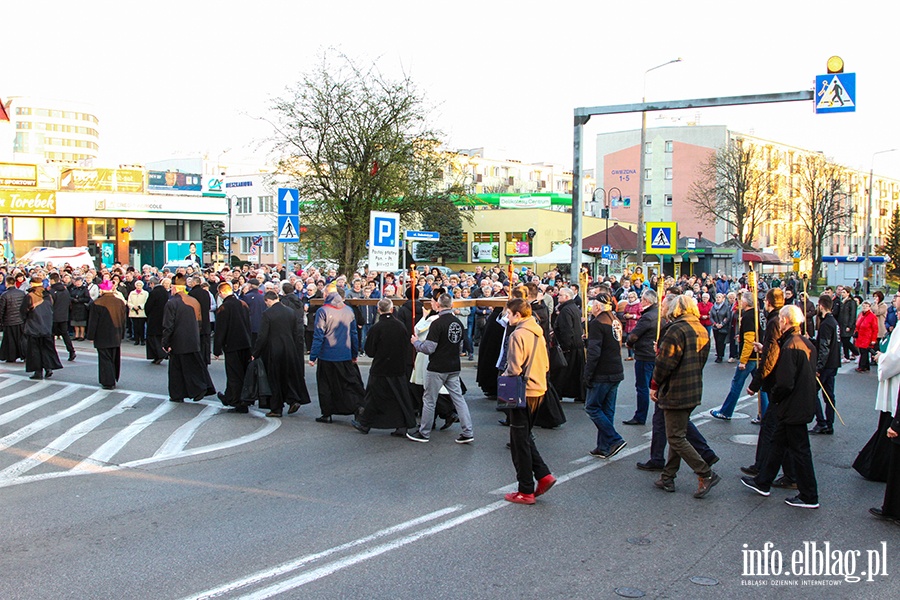 Droga krzyowa przesza ulicami Elblga., fot. 10