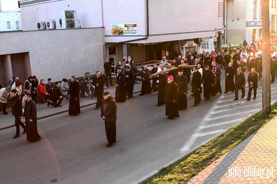 Droga krzyowa przesza ulicami Elblga., fot. 11