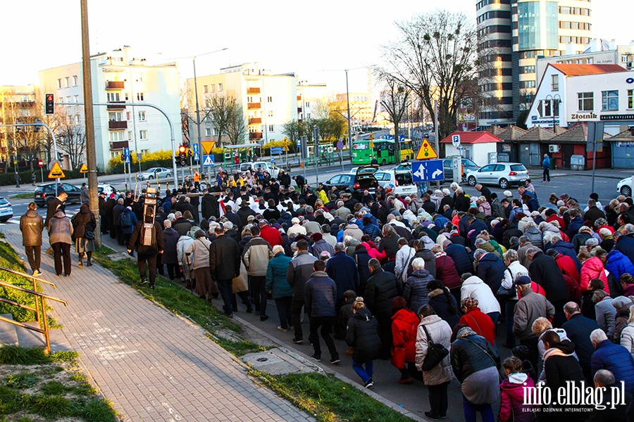 Droga krzyowa przesza ulicami Elblga., fot. 12