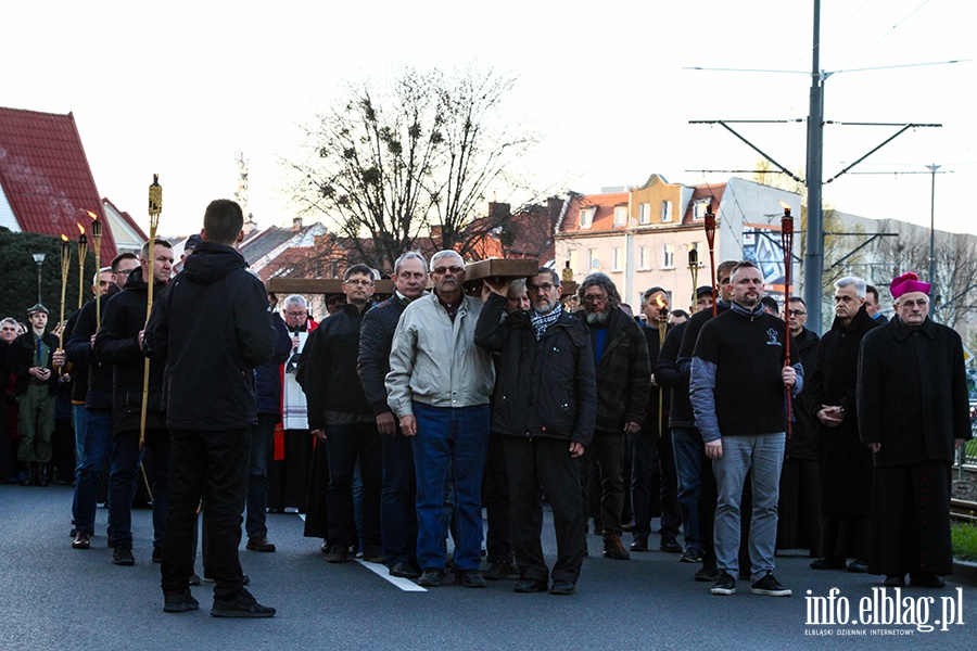 Droga krzyowa przesza ulicami Elblga., fot. 19