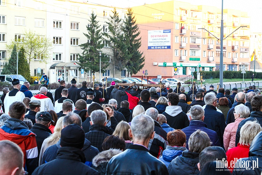 Droga krzyowa przesza ulicami Elblga., fot. 23