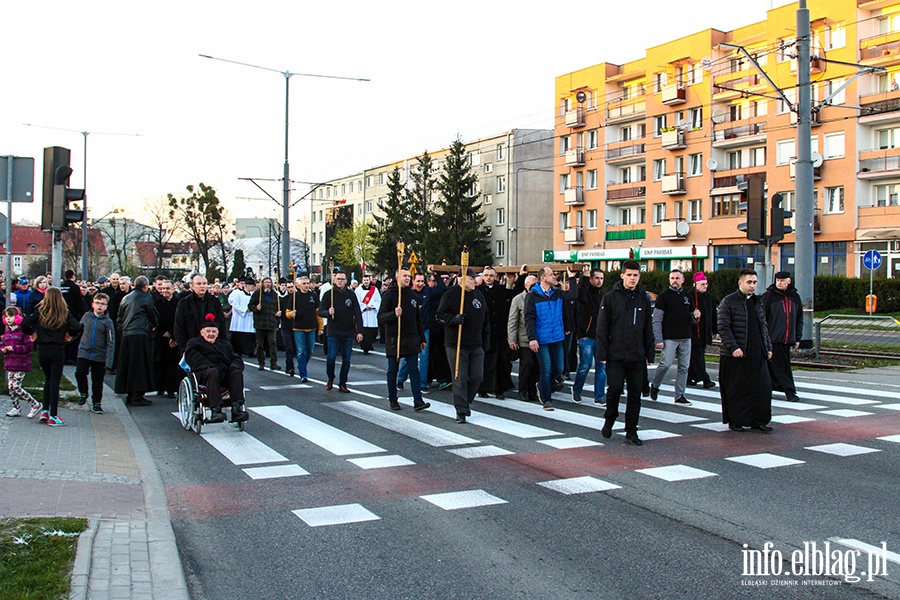 Droga krzyowa przesza ulicami Elblga., fot. 32