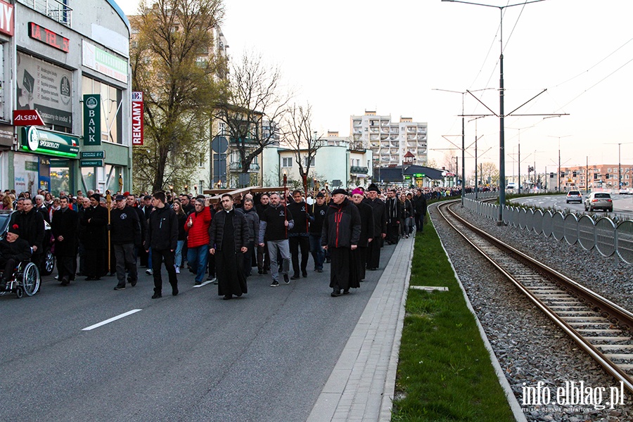 Droga krzyowa przesza ulicami Elblga., fot. 44