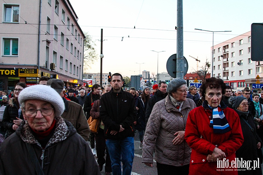 Droga krzyowa przesza ulicami Elblga., fot. 53