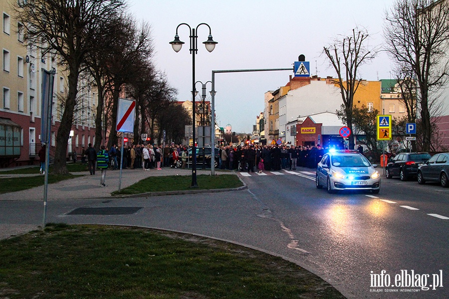 Droga krzyowa przesza ulicami Elblga., fot. 57