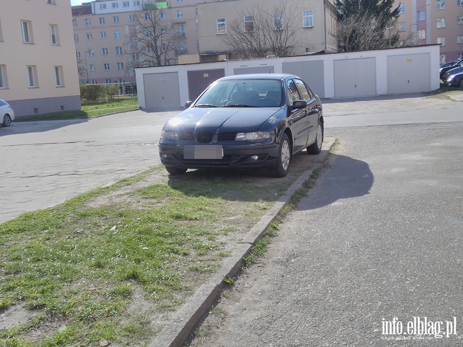  Mistrzowie parkowania w Elblągu część 18, fot. 14