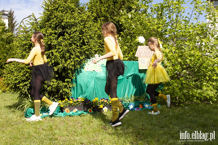 Galeria - "  Ju 4 budki dla pszcz powstay na terenie placwek szkolno-wychowawczych w naszym miecie ", fot. 8