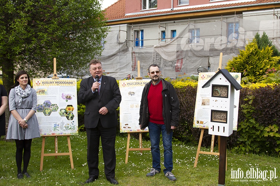 Galeria - "  Ju 4 budki dla pszcz powstay na terenie placwek szkolno-wychowawczych w naszym miecie ", fot. 37