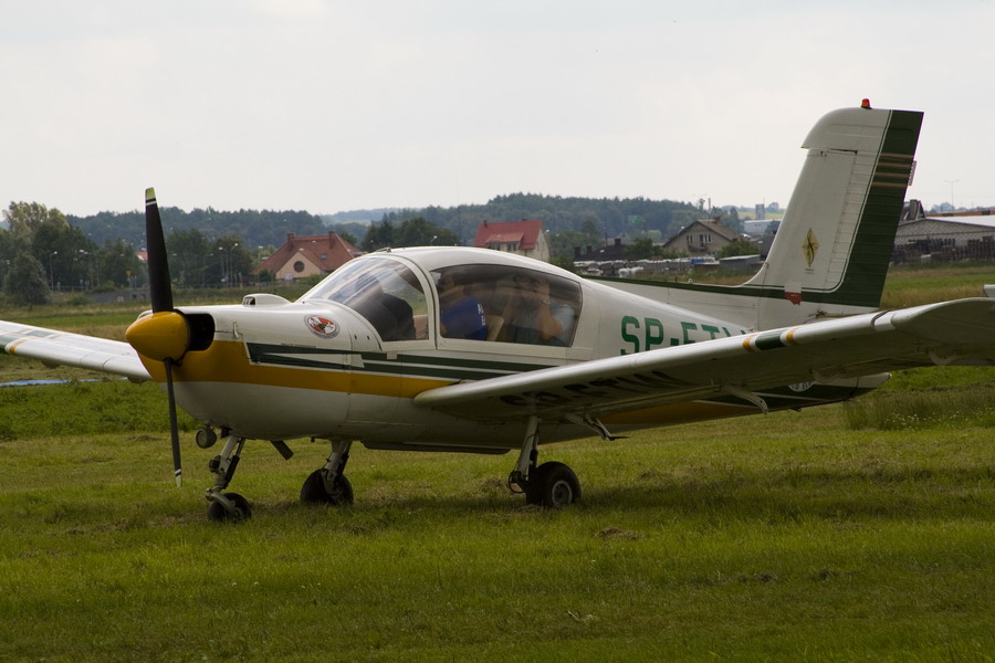 Lotniczy Festyn Rodzinny z okazji 52 rocznicy powstania Aeroklubu Elblskiego, fot. 2