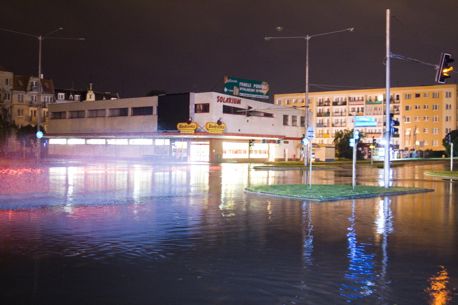 Ulice Elblga po intensywnych opadach deszczu w nocy z 22 na 23 lipca, fot. 1
