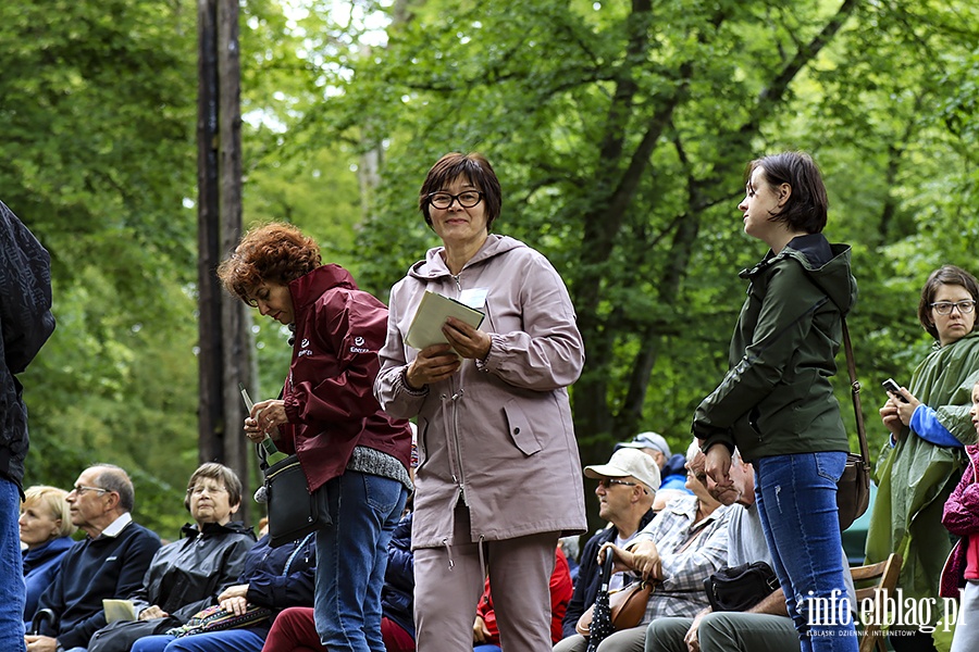 XXII Letni Salon Muzyczny Wieczr piosenek powanych i niepowanych., fot. 1