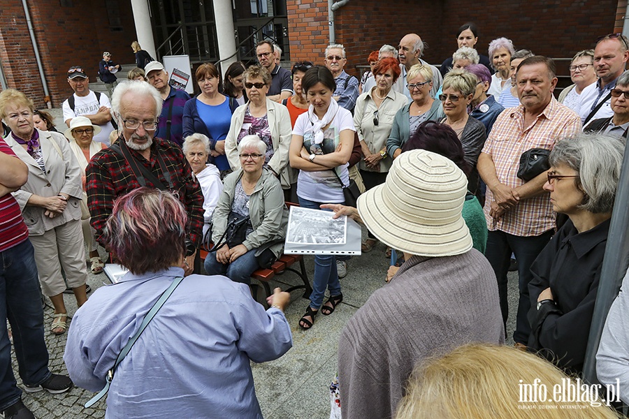 Spacer z przewodnikiem Grayna Nawrolska, fot. 1