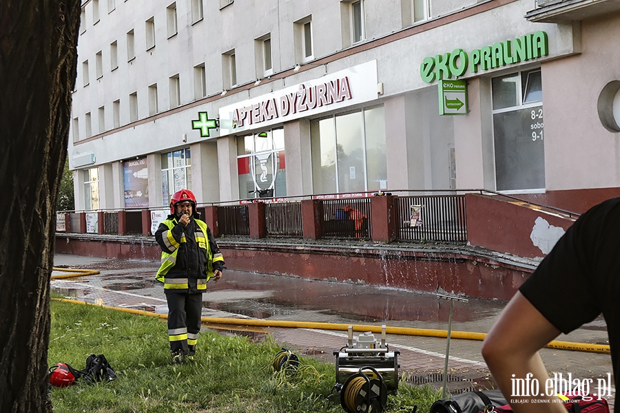 Wyciek substancji toksycznej w pralni na ulicy Hetmaskiej, fot. 3