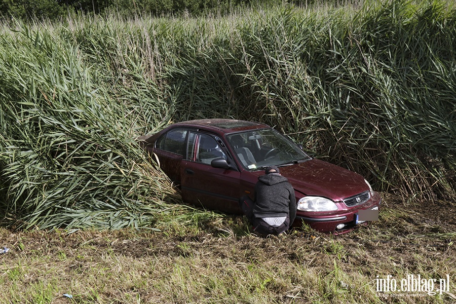 Samochód w rowie, fot. 6