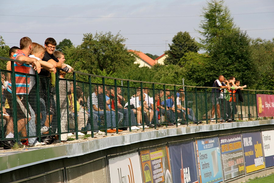 Nowy kompleks sportowy przy ul. Moniuszki i mecz 2 kolejki IV ligi Olimpia 2004 - Tcza Biskupiec, fot. 23
