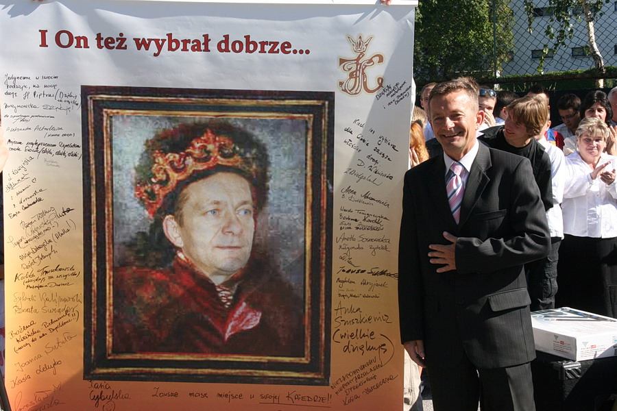 Rozpoczęcie nowego roku szkolnego i pożegnanie dyrektora Andrzeja Korpackiego w II LO, fot. 18