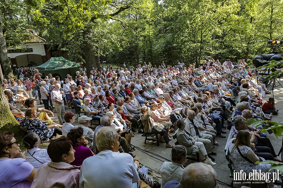 XXII Letni Salon Muzyczny Wieczr piosenek powanych i niepowanych., fot. 8