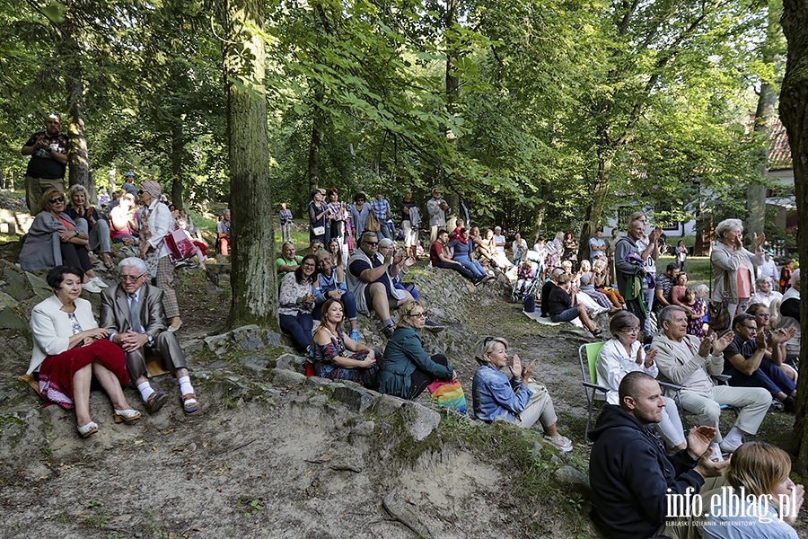 XXII Letni Salon Muzyczny Wieczr piosenek powanych i niepowanych., fot. 55