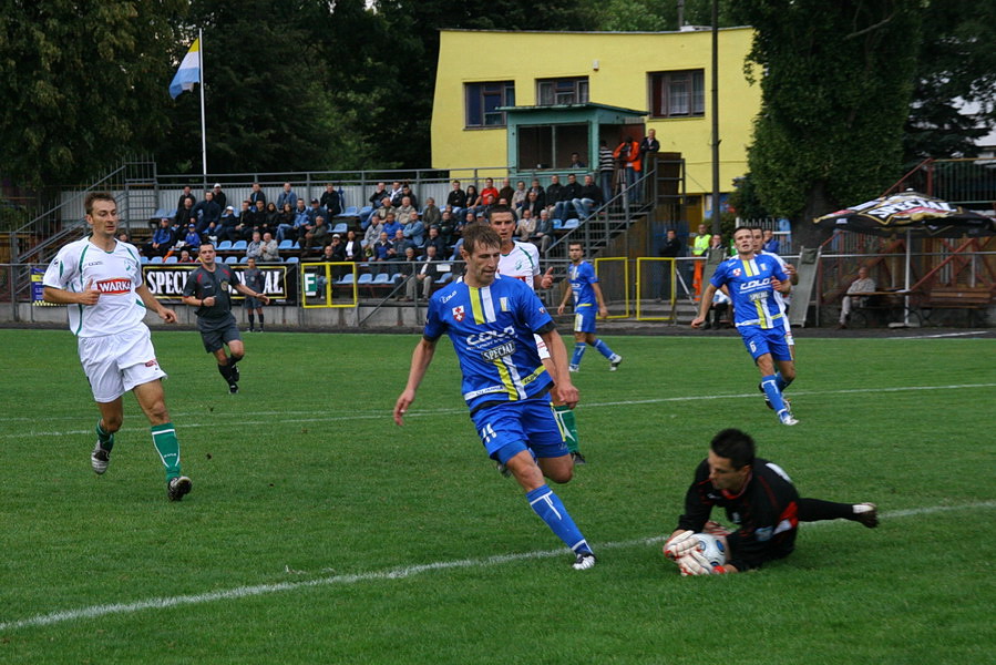 Mecz 8 kolejki II ligi: Olimpia Elbląg - Pelikan Łowicz 1-1, fot. 11