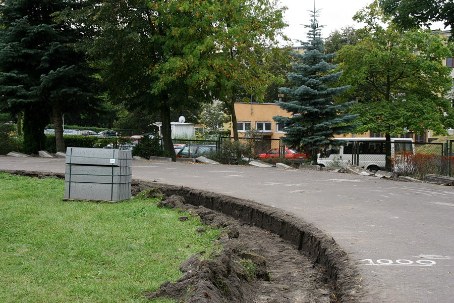 Remont toru wrotkarskiego przy SP 12 na ul. Zajchowskiego, fot. 3