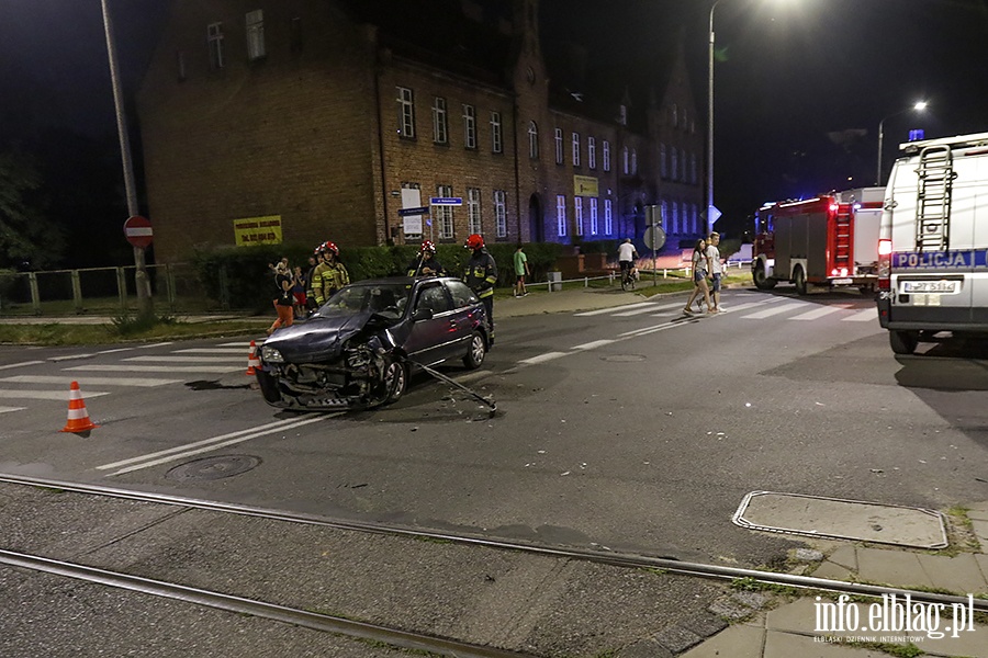 Kolizja na skrzyowaniu ulicy Robotniczej z Obrocw Pokoju, fot. 13