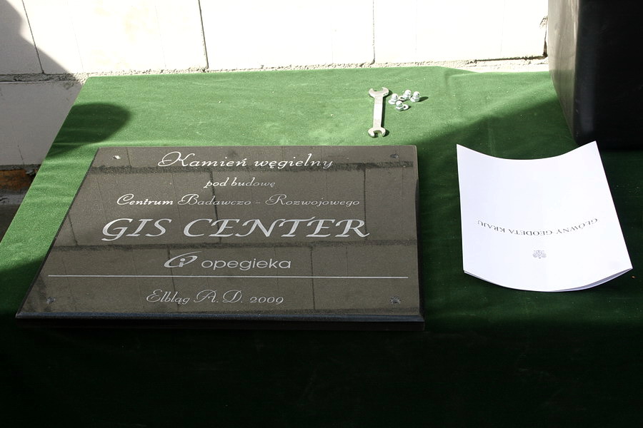Podpisanie aktu erekcyjnego oraz wmurowanie kamienia wgielnego pod budow Centrum GIS Centre, fot. 27