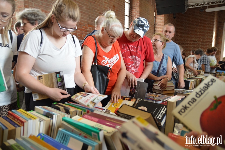 Kiermasz książki w Bibliotece Elbląskiej, fot. 19
