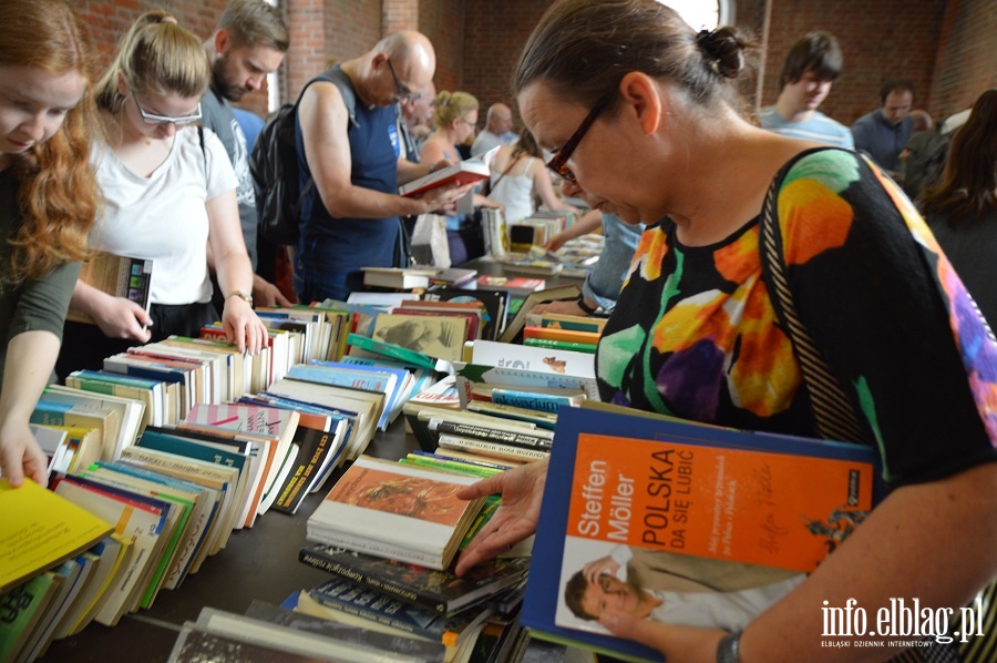 Kiermasz książki w Bibliotece Elbląskiej, fot. 23