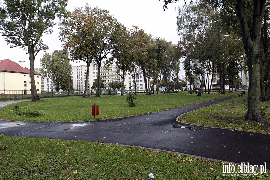 Park przy ulicy Lotniczej i placu Wolnoci, fot. 3