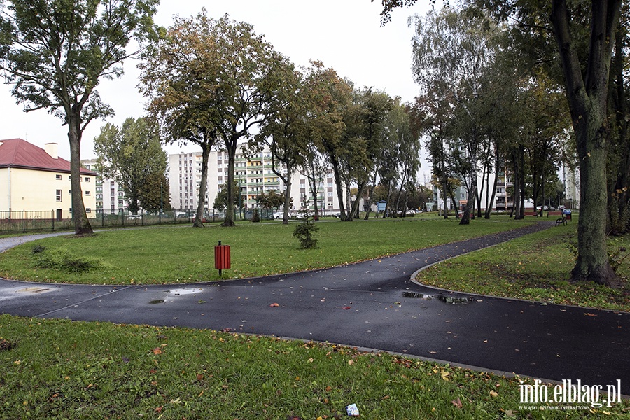 Park przy ulicy Lotniczej i placu Wolnoci, fot. 3